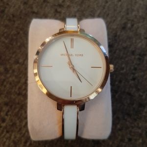 MK Watch ( No Batterie)